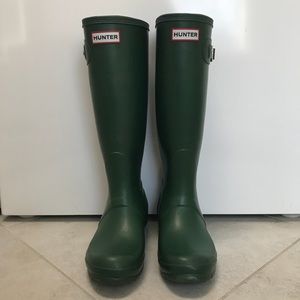 Hunter tall matte green boots